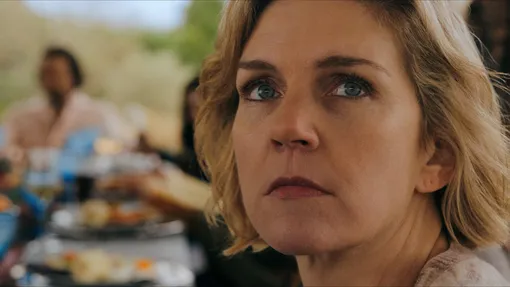 Рэй Сихорн в сериале «Из многих» (2025) Рэй Сихорн в сериале «Из многих» (2025)