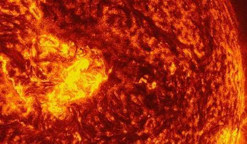 Вспышка M1.5 с выбросом плазмы 3 октября 2025 года