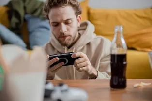 Можно ли открыть бутылку без открывалки: как бы вы справились с этим заданием Можно ли открыть бутылку без открывалки: как бы вы справились с этим заданием