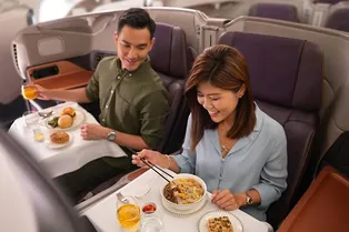 Как выглядит обед в самолете почти за 40 тысяч рублей