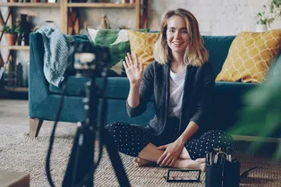 Стримерша родила в прямом эфире: трансляция продлилась 8,5 часов, ее смотрели почти 30 тысяч человек