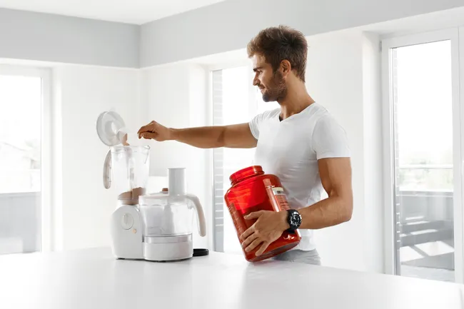 Все вышло из-под контроля: как протеиновые коктейли превратились в многомиллиардную и часто опасную индустрию