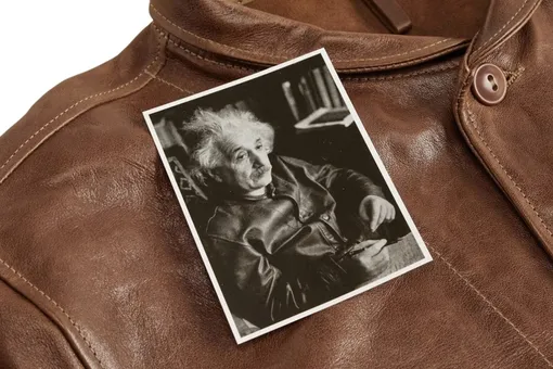 Американский бренд выпустил копию куртки Эйнштейна, оригинал которой стоит целое состояние Американский бренд выпустил копию куртки Эйнштейна, оригинал которой стоит целое состояние