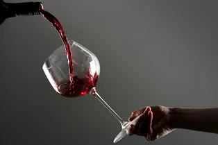 В России разрешат покупать алкоголь через интернет: стало известно, когда запустят онлайн-продажу