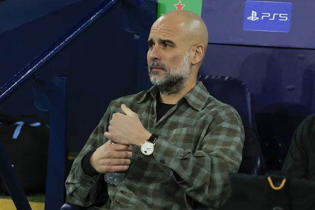 Как носить фланелевую рубашку весной 2026: берем пример с Пепа Гвардиолы