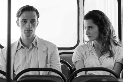 Новый «Крик», Камю и едкая сатира на богатых: 5 фильмов, ради которых стоит выбраться в кино в марте Новый «Крик», Камю и едкая сатира на богатых: 5 фильмов, ради которых стоит выбраться в кино в марте