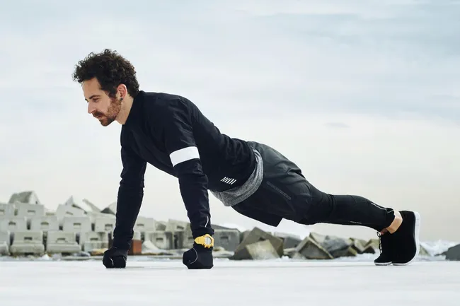 Начните 2026 год с планки: все о пользе упражнения, базовой технике и вариациях