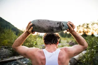 Уникальная тренировка на свежем воздухе: попробуйте эти мощнейшие упражнения