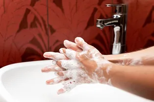 Сколько времени нужно мыть руки: научные данные Сколько времени нужно мыть руки: научные данные