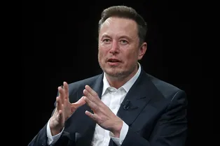 Илон Маск снова угрожает судами: на этот раз он хочется судиться с Apple