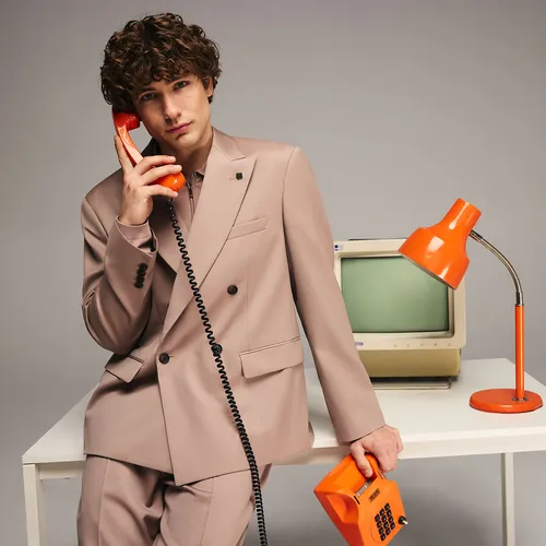 Камера, мотор: как составить гардероб для любого сценария жизни современного мужчины