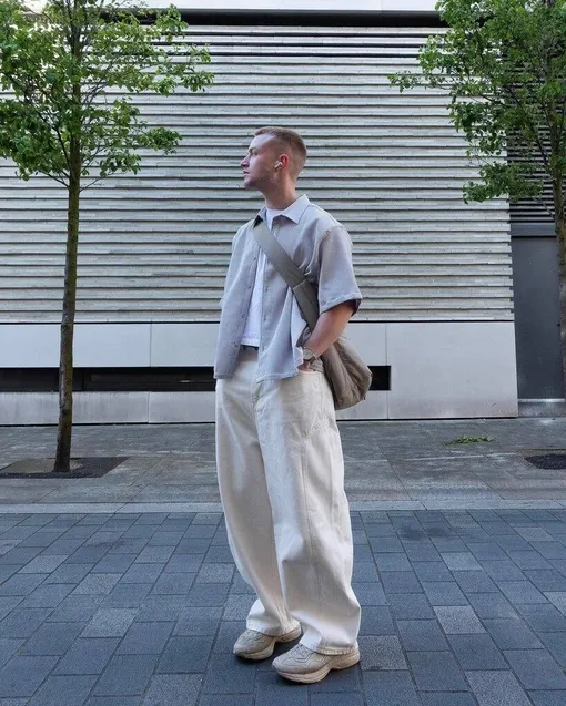 Широкие джинсы