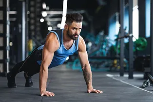 Как стать сильнее с помощью классической гимнастики без оборудования, или что такое калистеника?