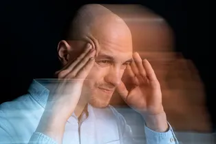 Что такое инсульт: как он возникает, кто рискует особенно и что делать до приезда скорой помощи