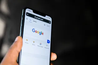 Ссылок станет еще меньше: Google начал автоматически разворачивать ИИ-ответы в поиске