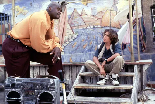 Шакил О’Нил (слева) в фильме «Джинна вызывали?» (1996)