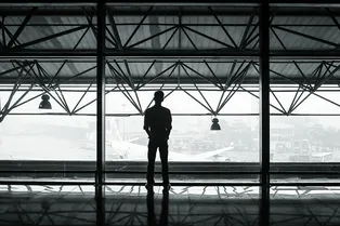 В ЕС ввели новые правила въезда для россиян: туристам придется сдавать отпечатки