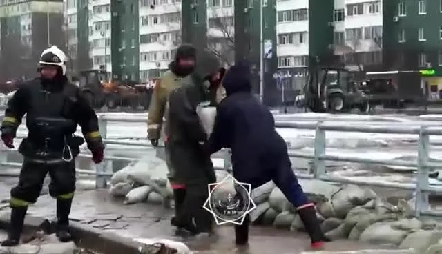 Нажми и смотри