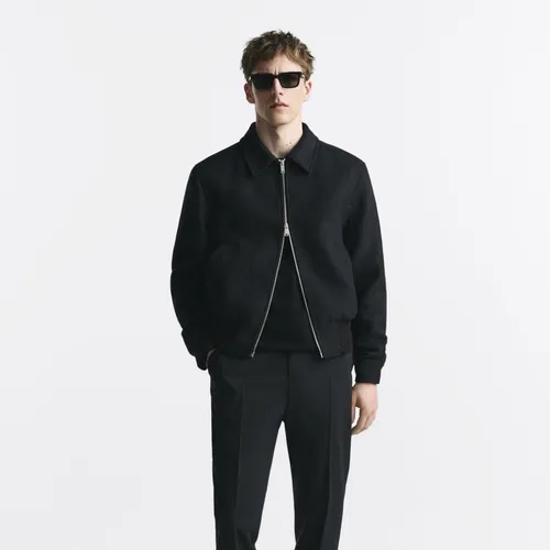 Как носить черный цвет в 2026 году, чтобы не выглядеть скучно