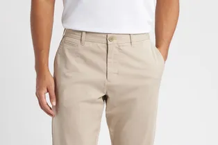 Как правильно должны сидеть чиносы: все, что нужно учитывать