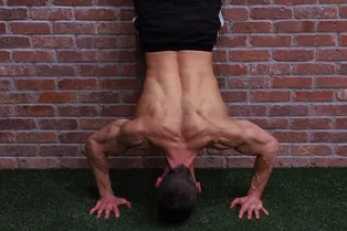 Как накачать мощные плечи: лучшие советы от Джеффа Кавальера