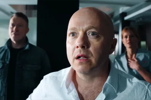 Евгений Стычкин сыграл в «Авиаторе» миллиардера, который борется со смертельной болезнью Евгений Стычкин сыграл в «Авиаторе» миллиардера, который борется со смертельной болезнью