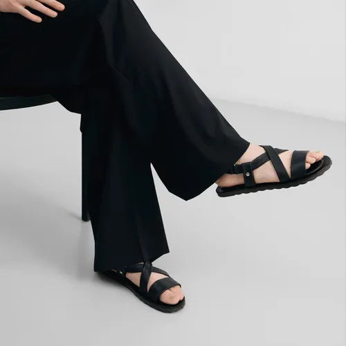 Какие сандалии в моде летом 2026: 3 главных модели