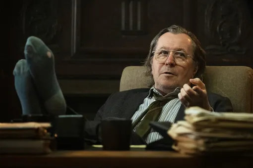 Кадр из сериала «Медленные лошади»