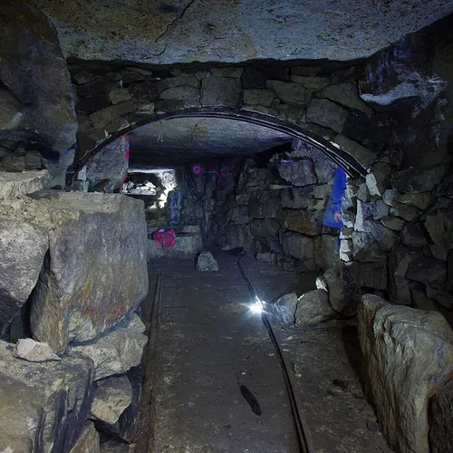 Турист заблудился на экскурсии по Девятовским каменоломням под Москвой: он 8 часов не мог найти выход