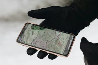В сети распространяются фейковые телеграм-каналы об атаках БПЛА: это часть мошеннической схемы В сети распространяются фейковые телеграм-каналы об атаках БПЛА: это часть мошеннической схемы