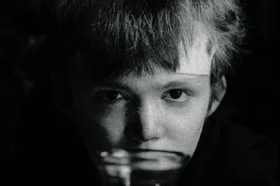 Сильнее, чем вчера: история Саши — 3D-художника с болезнью «бабочки»