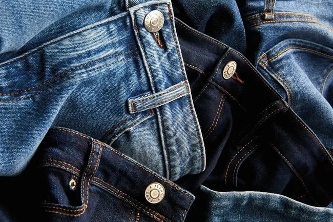 Как ухаживать за джинсами: 9 правил, чтобы продлить дениму жизнь