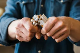 На Мальдивах решили радикально бороться с курением: там запретили курить всем, кто родился после 2007 года На Мальдивах решили радикально бороться с курением: там запретили курить всем, кто родился после 2007 года