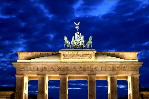 МИД просит россиян отказаться от поездок в Германию: почему там больше не безопасно МИД просит россиян отказаться от поездок в Германию: почему там больше не безопасно