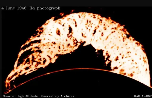 Рекордный по размерам протуберанец, выпущенный Солнцем в 1946 году