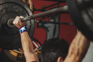 Лучшие упражнения и продукты для повышения уровня тестостерона