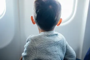 Как пережить путешествие: лучшие упражнения на растяжку для самолета, поезда, машины