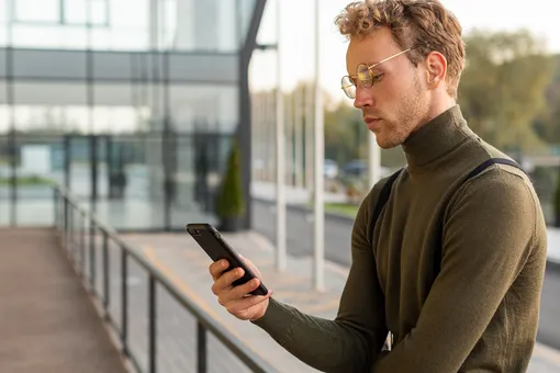 Мужчина на 30 дней отказался от смартфона и заметил невероятные изменения: его мозг стал работать лучше