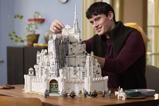 LEGO выпустит самый большой конструктор по «Властелину колец»: он будет стоить 50 тысяч рублей LEGO выпустит самый большой конструктор по «Властелину колец»: он будет стоить 50 тысяч рублей