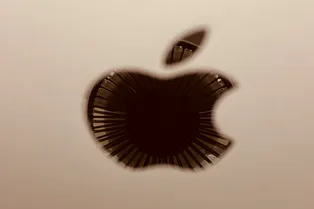 Утечка мозгов из Apple продолжается: ключевой разработчик ИИ для Siri ушел к конкурентам