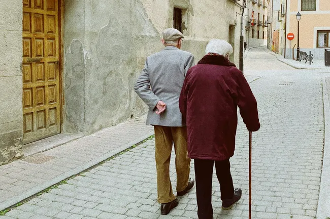 Россиян начнут бесплатно обследовать на раннее старение: какие анализы будут брать и как это поможет?