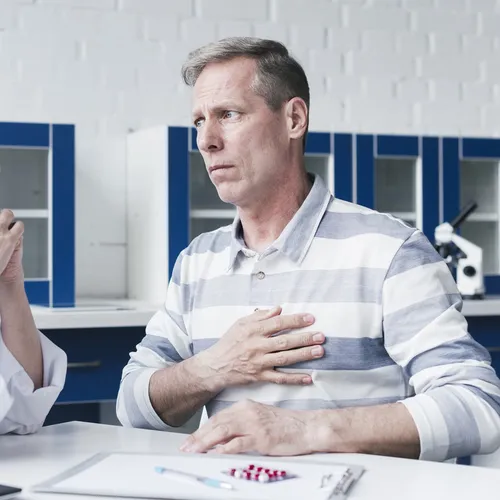 Быть бедным вредно для здоровья: ученые доказали, что сердце стареет не от возраста, а от пустого кошелька