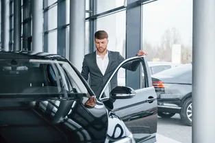 Китайские автосалоны массово закрываются в России: уходит каждый четвертый