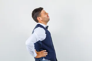 Когда хруст в позвоночнике становится проблемой