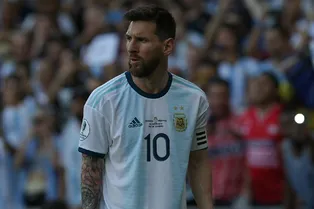 Лионель Месси установил новый рекорд по играм за сборную Аргентины Лионель Месси установил новый рекорд по играм за сборную Аргентины