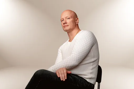 «Детектив – это сказка, приближенная к реальности»: Никита Панфилов о том, как актеру не попасть в ловушку амплуа «Детектив – это сказка, приближенная к реальности»: Никита Панфилов о том, как актеру не попасть в ловушку амплуа