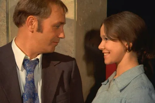 Вы просто не можете не знать эти фразы из культовых советских фильмов! Вспомните, где именно они прозвучали впервые? Вы просто не можете не знать эти фразы из культовых советских фильмов! Вспомните, где именно они прозвучали впервые?