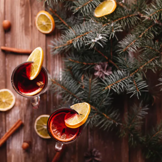 Что пить в Новый год-2024: гид по напиткам от российских сомелье