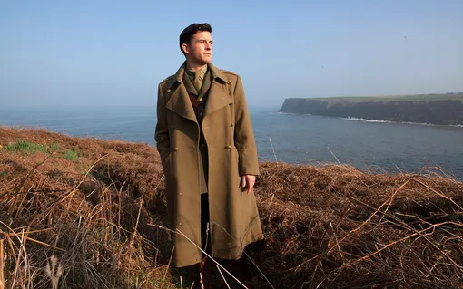 Кадр из фильма «Воспоминания о будущем» (2014) Джонатан Бейли