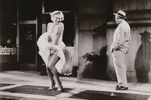 Мэрилин Монро и Билли Уайлдер в фильме «Зуд седьмого года» (1955) Мэрилин Монро и Билли Уайлдер в фильме «Зуд седьмого года» (1955)
